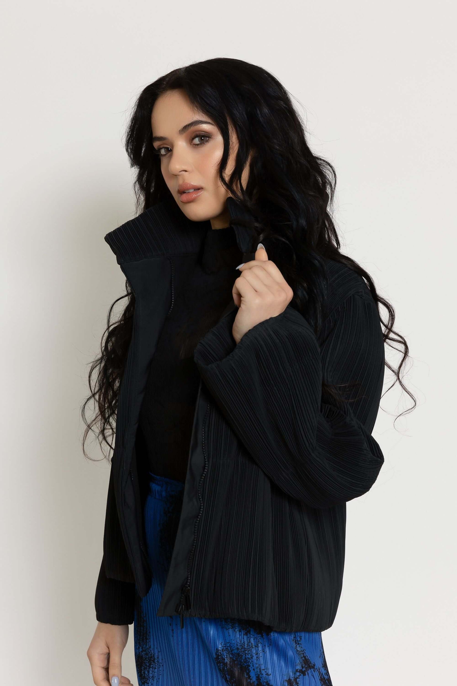 A model wearing the Carola Jacket.