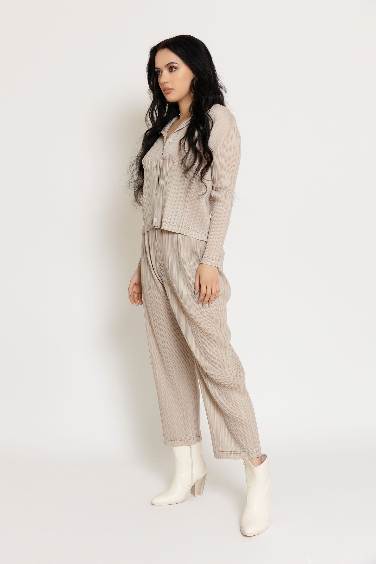 A model wearing the Mischa Pant.