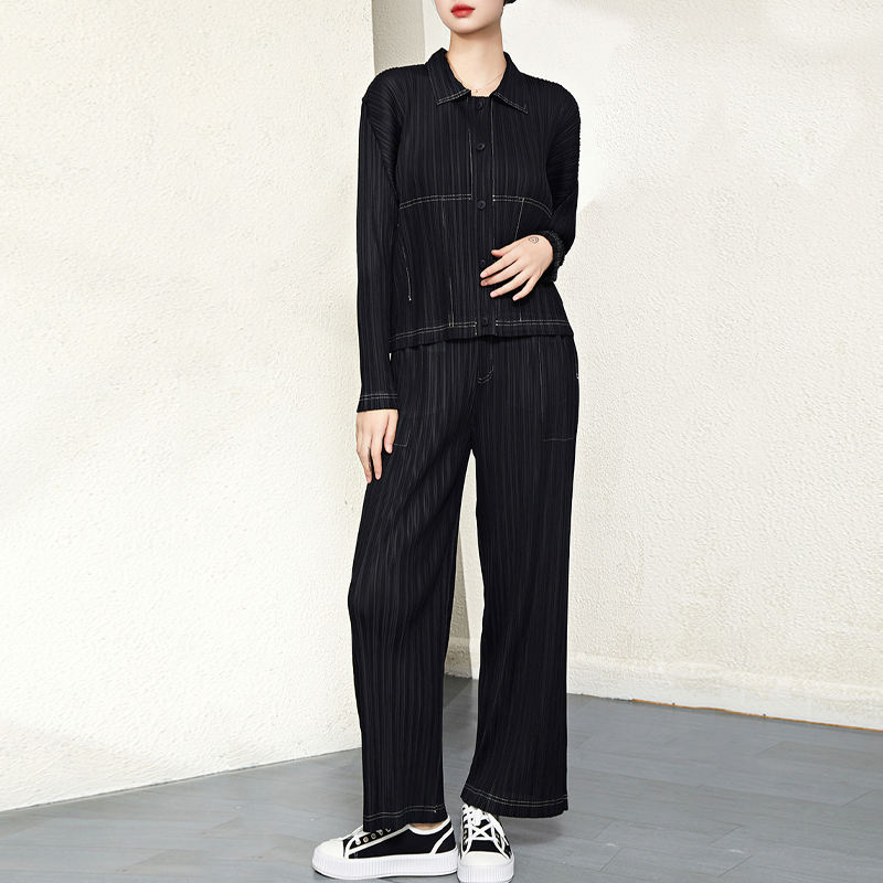 A model wearing the Mischa Pant.